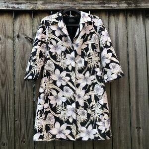 Dana Buchman 100% Silk Floral Jacket Size 8 Black White Snap Closure